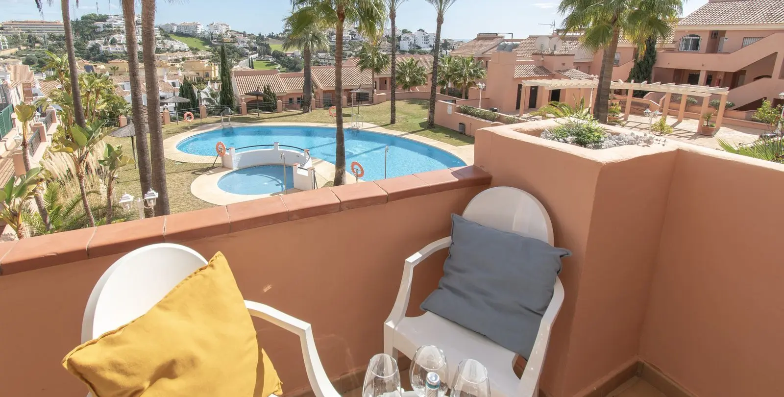 Продажа двухуровневых апартаментов в Mijas Costa 8