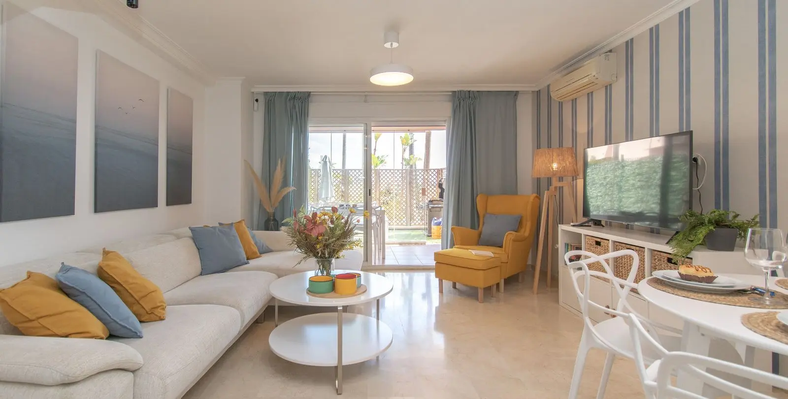 Продажа двухуровневых апартаментов в Mijas Costa 12
