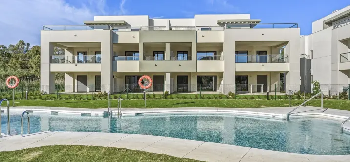 Sale of middle floor apartment in Casares Playa 0