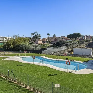 Sale of middle floor apartment in Casares Playa