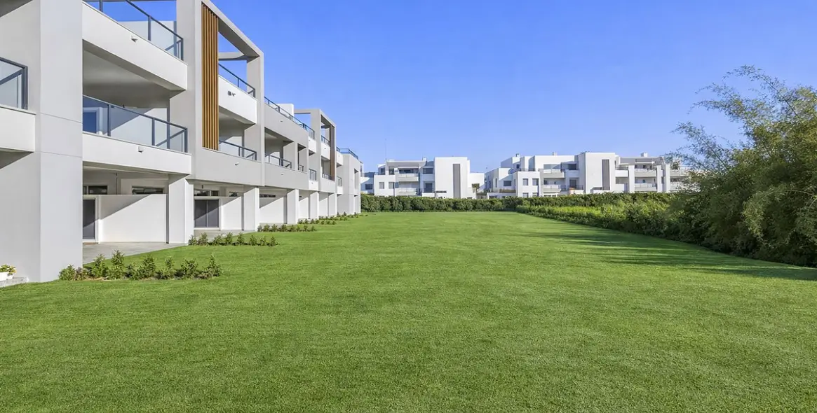 Sale of middle floor apartment in Casares Playa 6