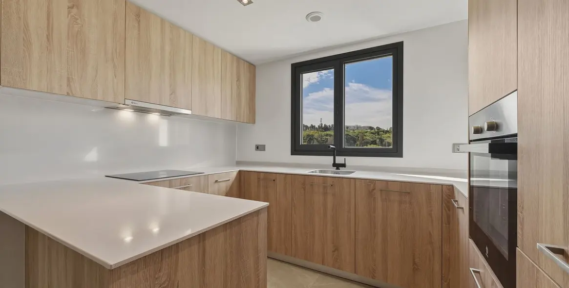 Sale of middle floor apartment in Casares Playa 20