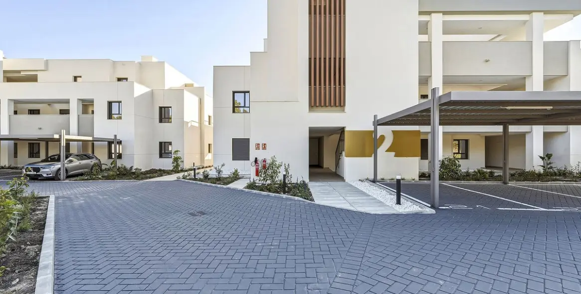 Sale of middle floor apartment in Casares Playa 35