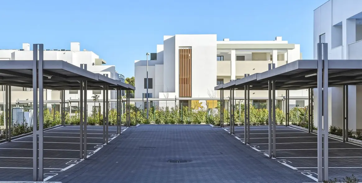 Sale of middle floor apartment in Casares Playa 36