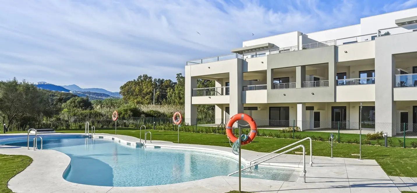 Sale of middle floor apartment in Casares Playa 2
