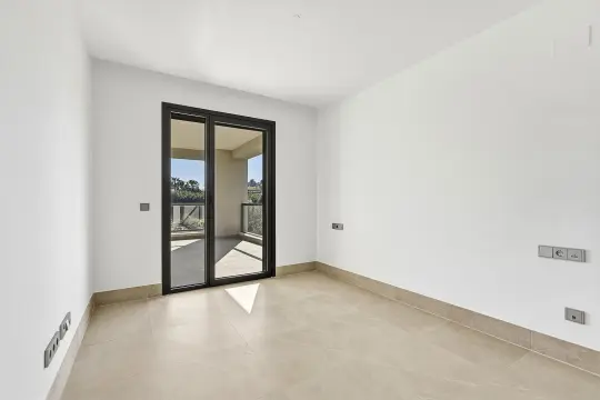 Image 32 thumb