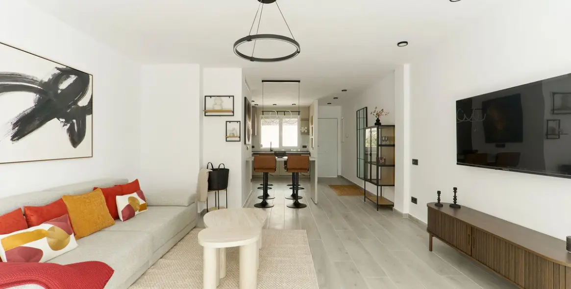 Venta de apartamento en planta media en Nueva Andalucía 11