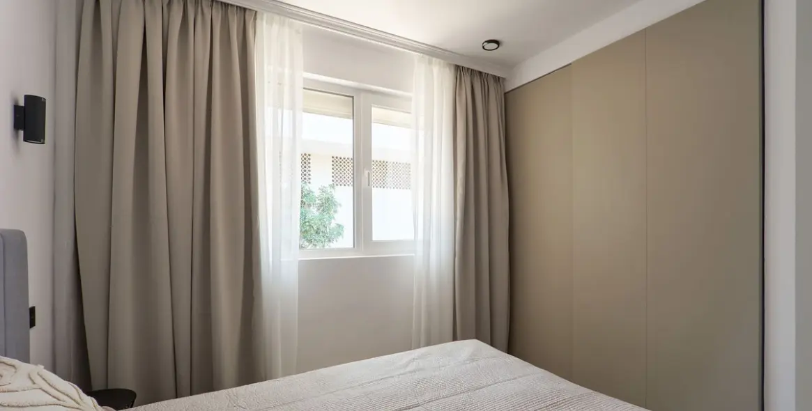 Venta de apartamento en planta media en Nueva Andalucía 27