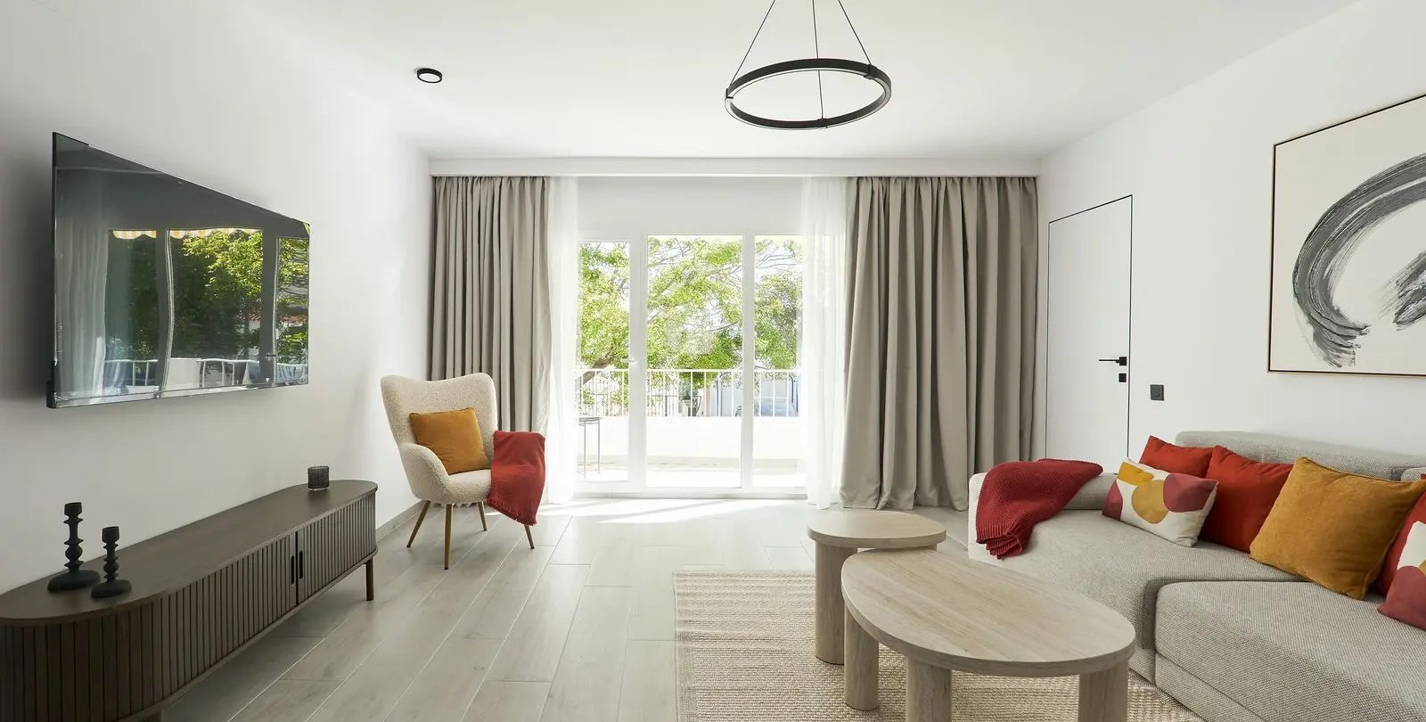 Sale of middle floor apartment in Nueva Andalucía 1