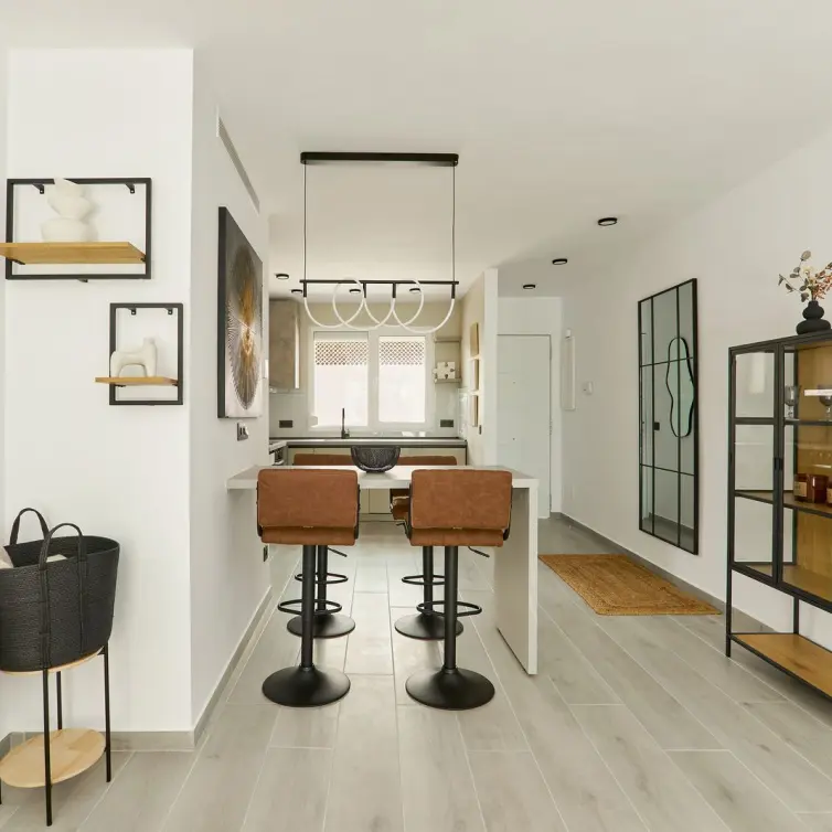 Sale of middle floor apartment in Nueva Andalucía