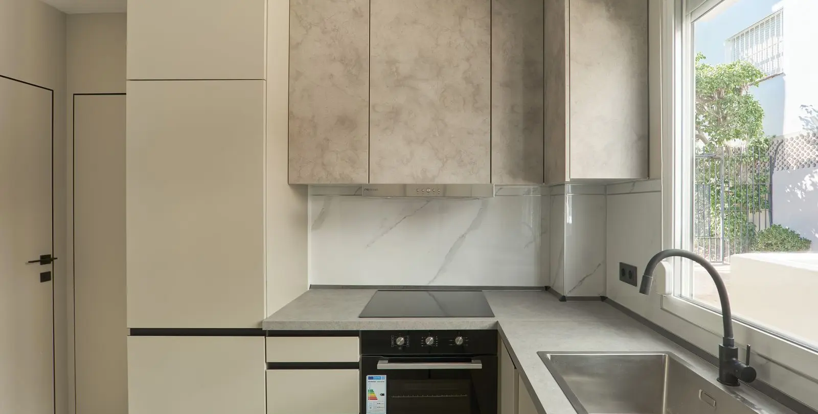 Sale of middle floor apartment in Nueva Andalucía 8