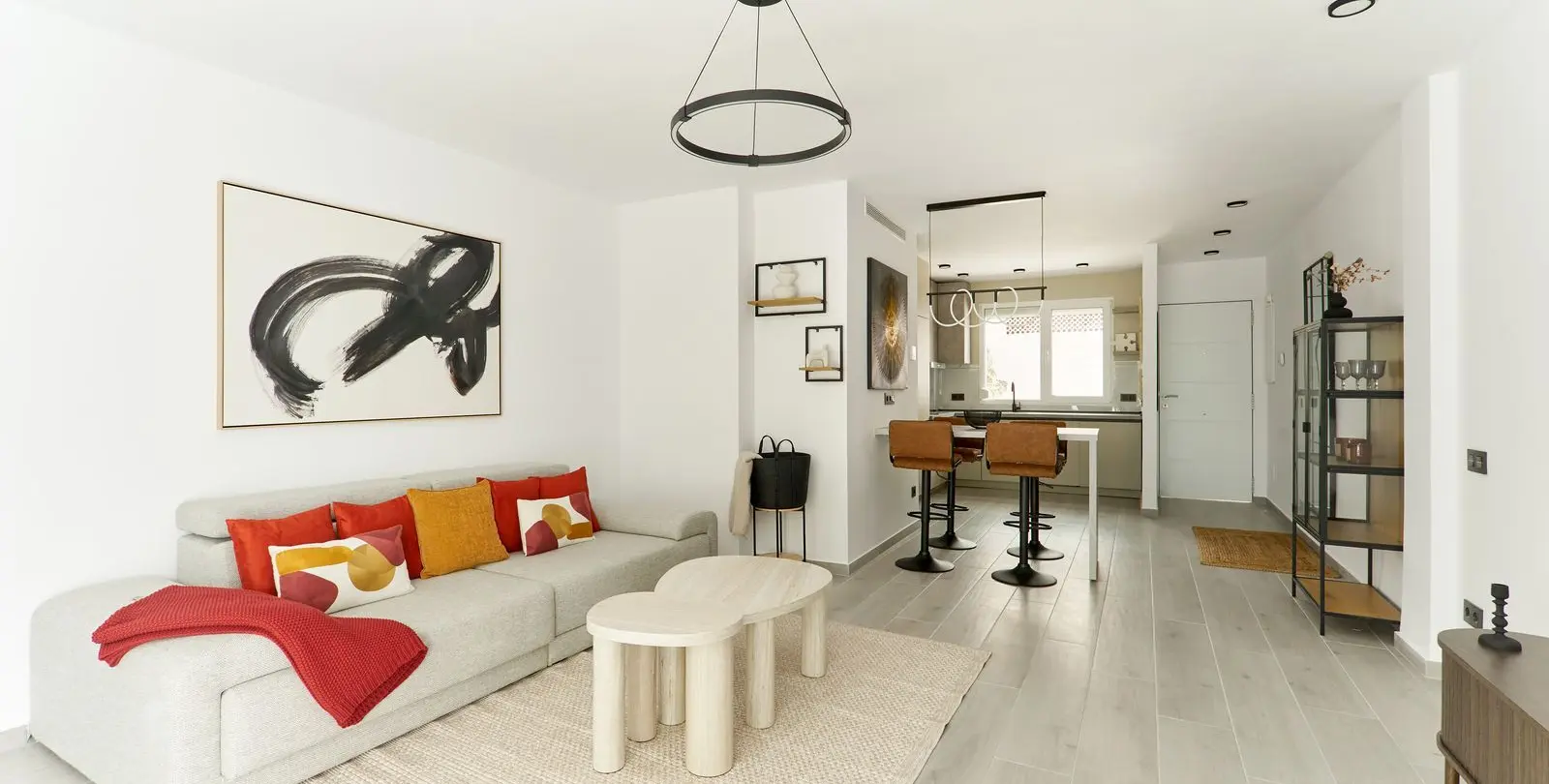 Sale of middle floor apartment in Nueva Andalucía 12