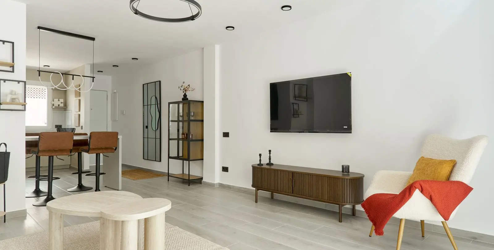 Sale of middle floor apartment in Nueva Andalucía 16