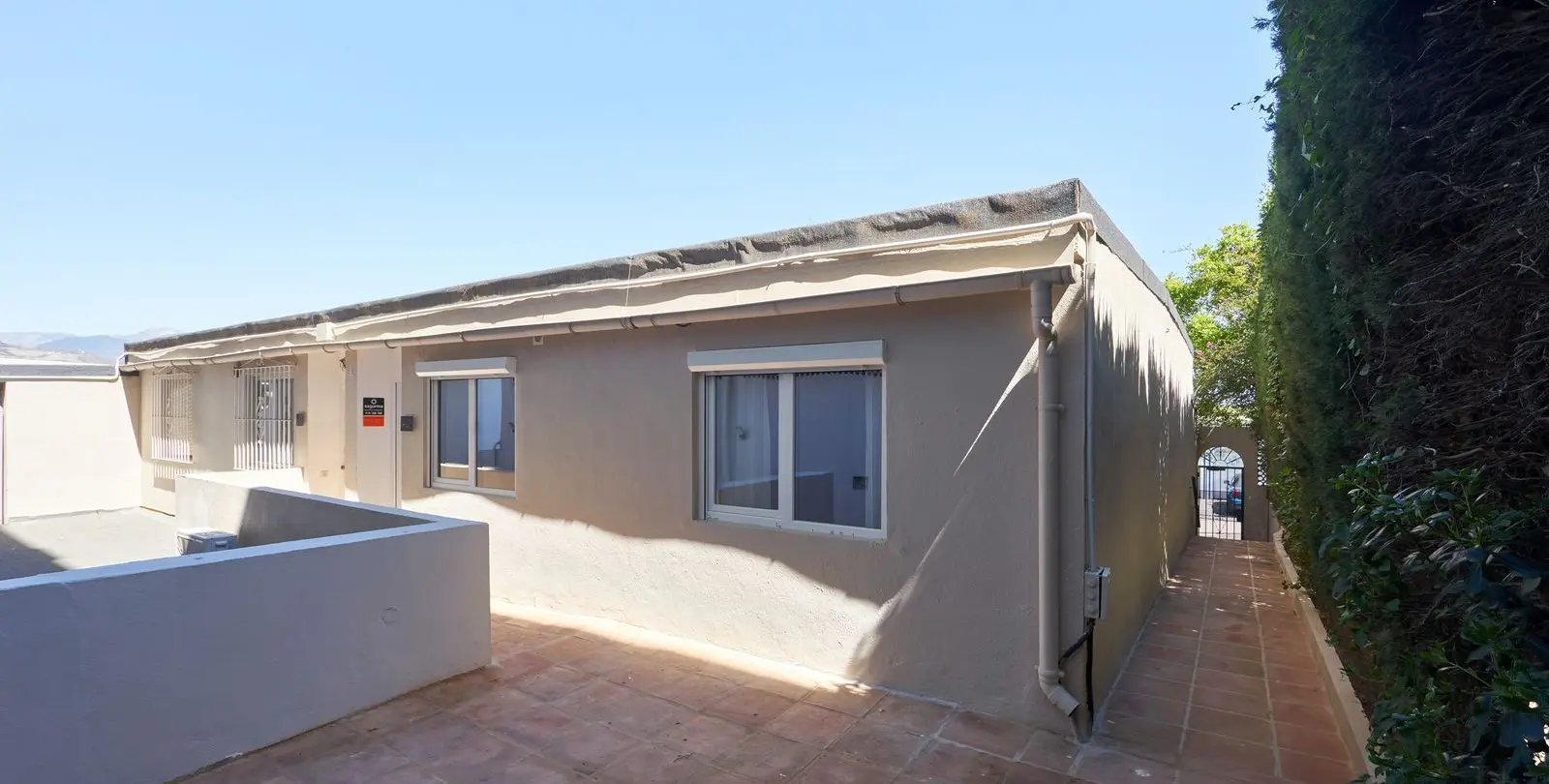 Sale of middle floor apartment in Nueva Andalucía 28