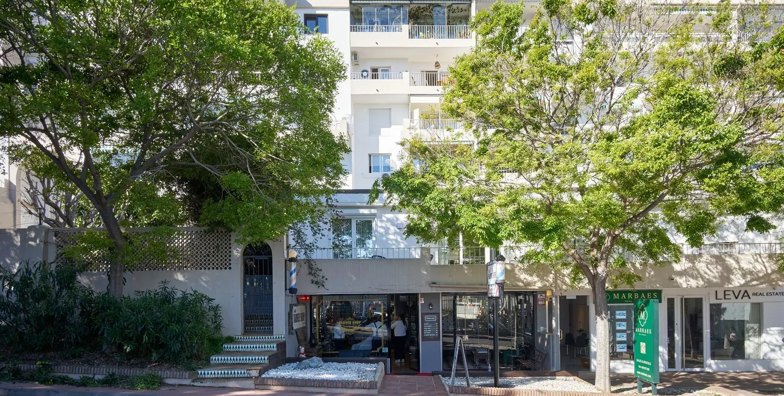 Sale of middle floor apartment in Nueva Andalucía 36