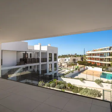 Sale of middle floor apartment in Fuengirola