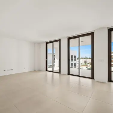 Sale of middle floor apartment in Fuengirola