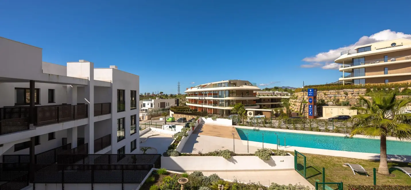 Sale of middle floor apartment in Fuengirola 4