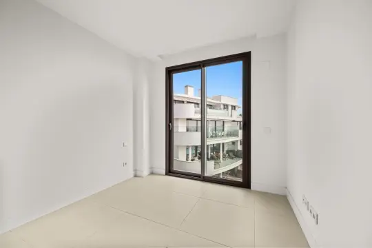 Image 6 thumb