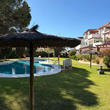 Venta de apartamento en planta baja en The Golden Mile