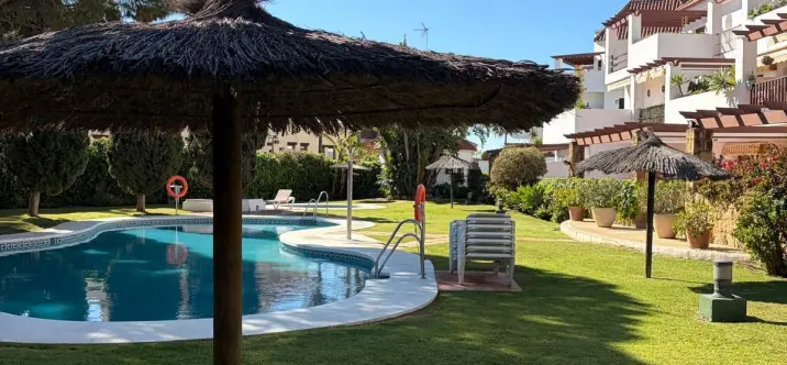 Venta de apartamento en planta baja en The Golden Mile 0