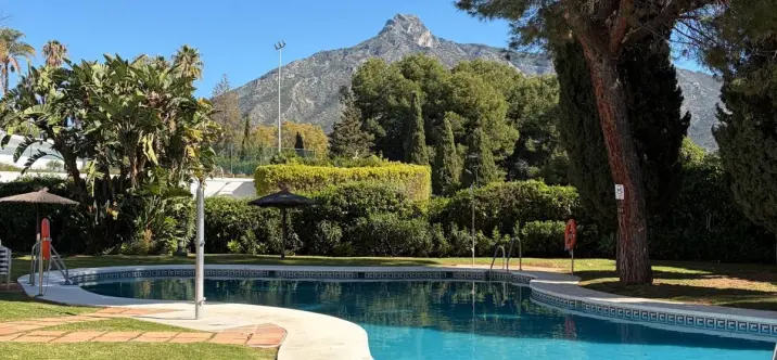 Venta de apartamento en planta baja en The Golden Mile 1