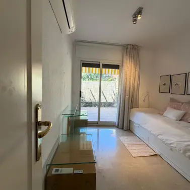 Venta de apartamento en planta baja en The Golden Mile