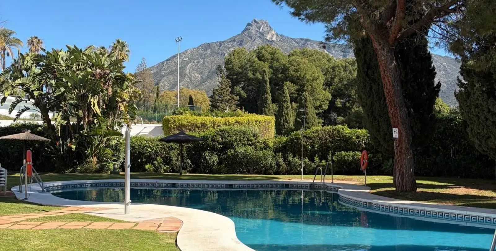 Sale of ground floor apartment in The Golden Mile 2