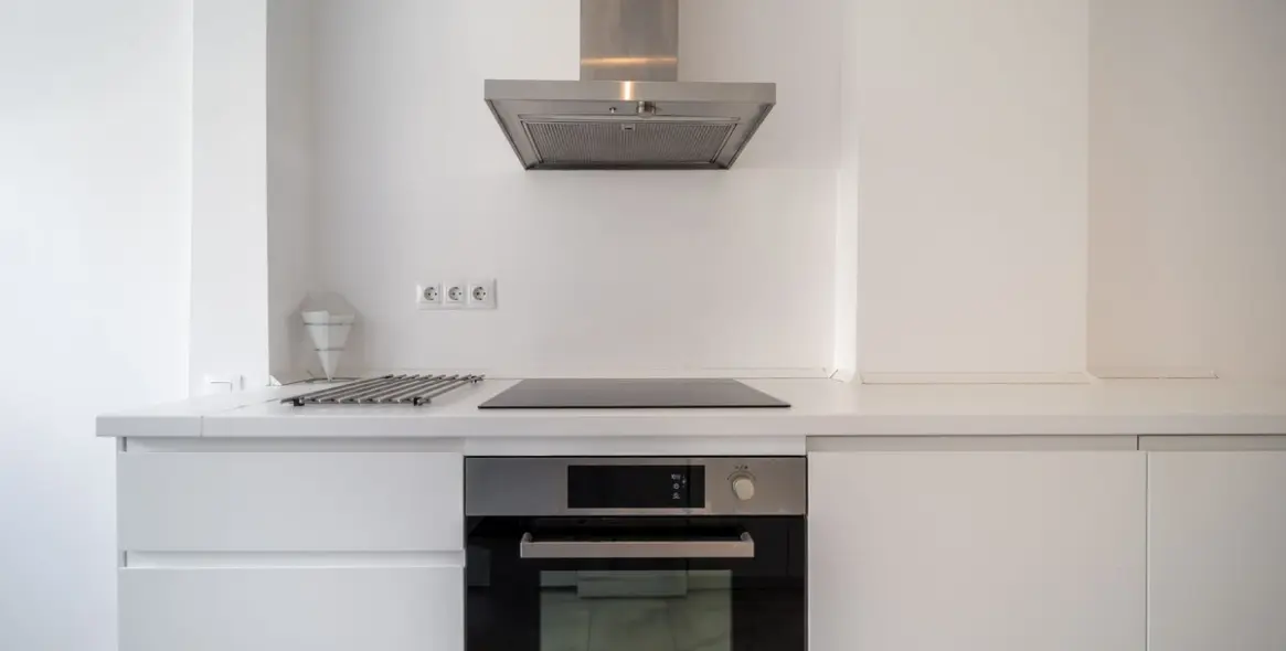 Venta de apartamento en planta media en Puerto Banús 11