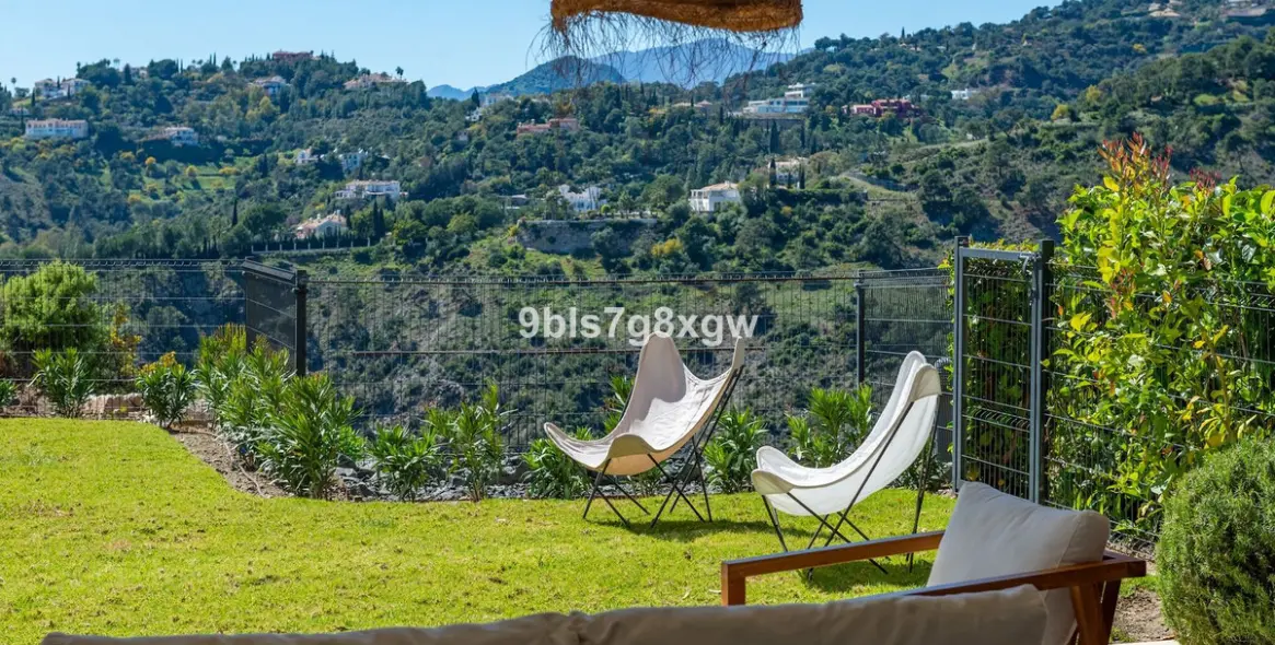 Продажа апартаментов на первом этаже в La Quinta 28