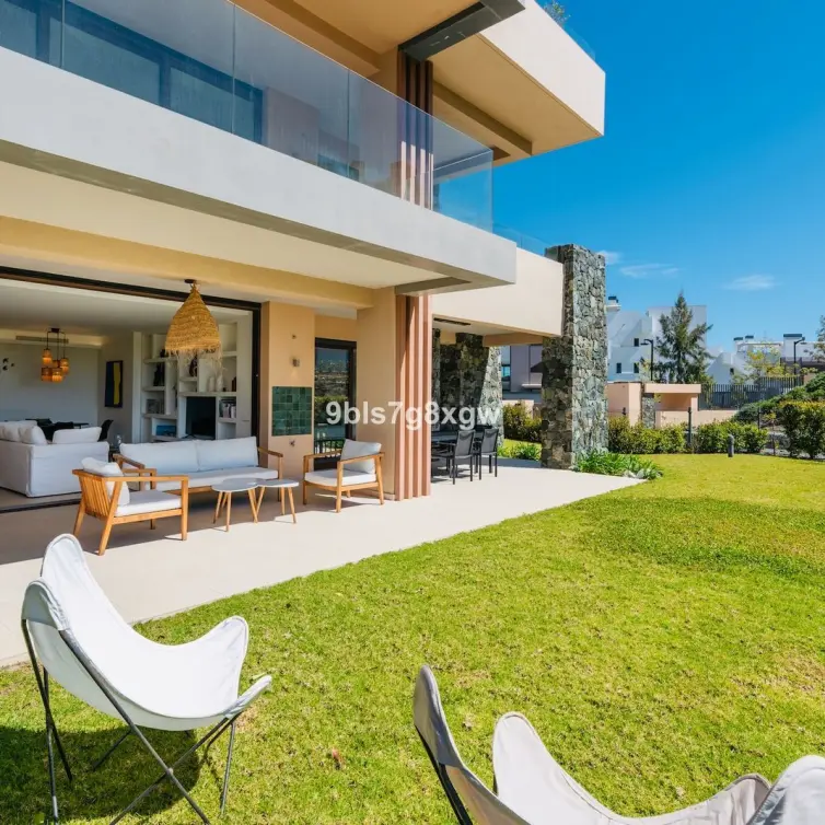 Venta de apartamento en planta baja en La Quinta