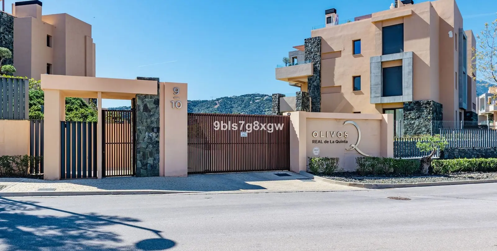 Venta de apartamento en planta baja en La Quinta 10