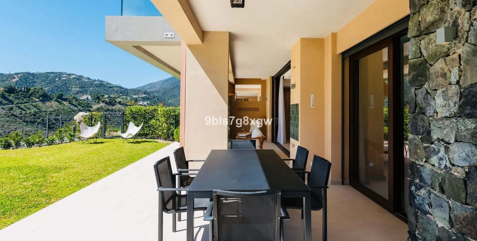 Venta de apartamento en planta baja en La Quinta 24