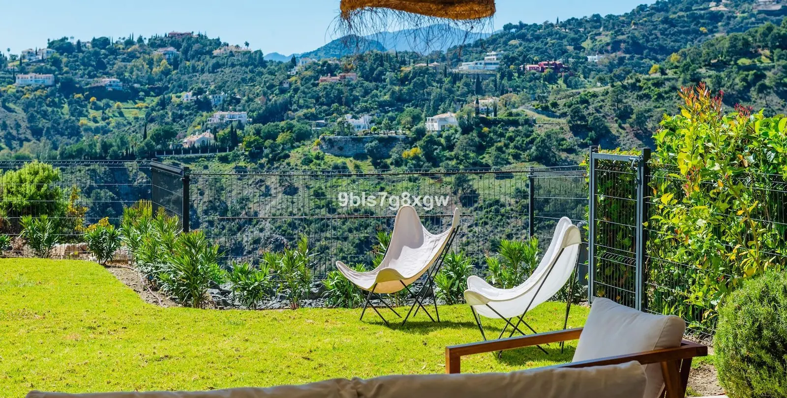 Venta de apartamento en planta baja en La Quinta 28