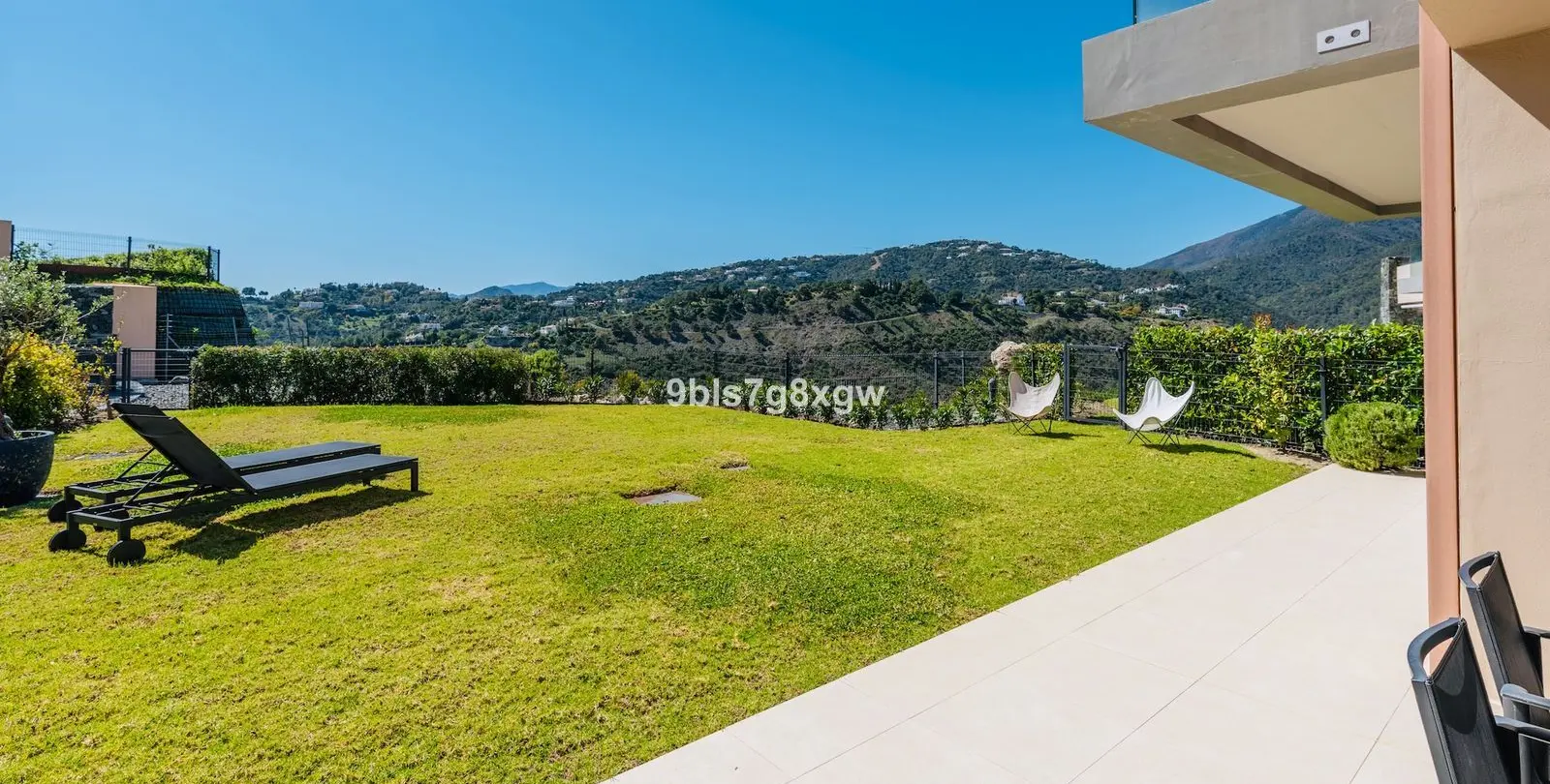 Venta de apartamento en planta baja en La Quinta 29