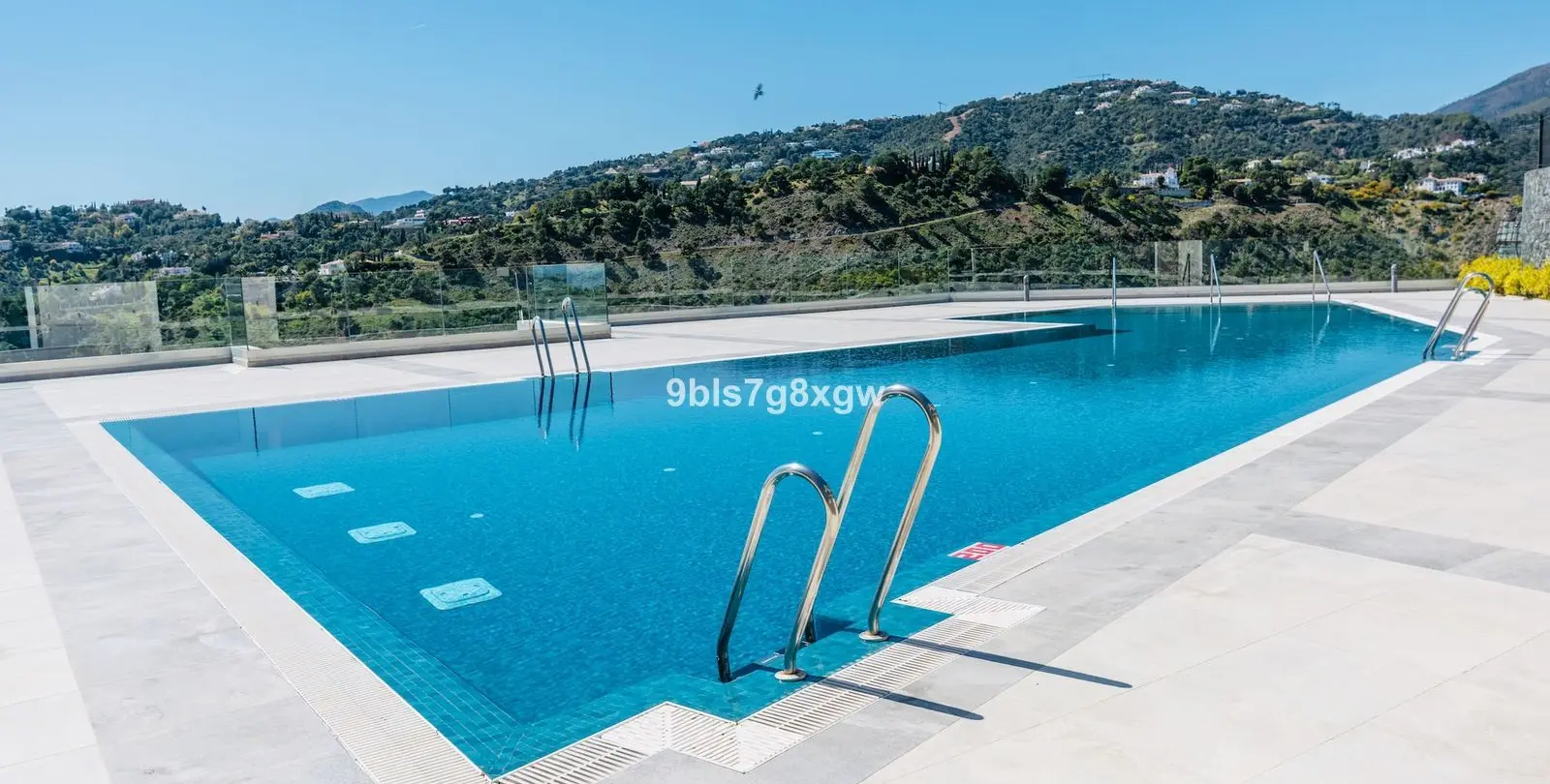 Venta de apartamento en planta baja en La Quinta 30