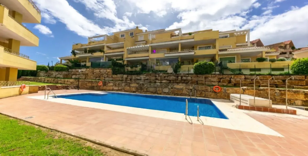 Venta de apartamento en planta baja en Las Brisas 2