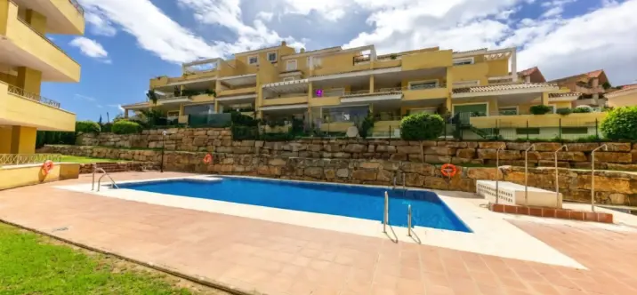 Sale of ground floor apartment in Las Brisas 1