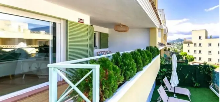 Sale of ground floor apartment in Las Brisas 3