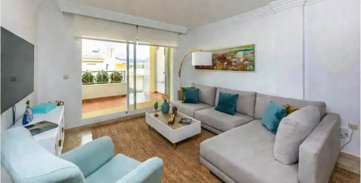 Venta de apartamento en planta baja en Las Brisas 5