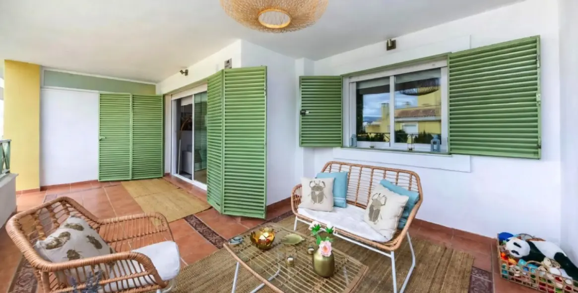 Venta de apartamento en planta baja en Las Brisas 13