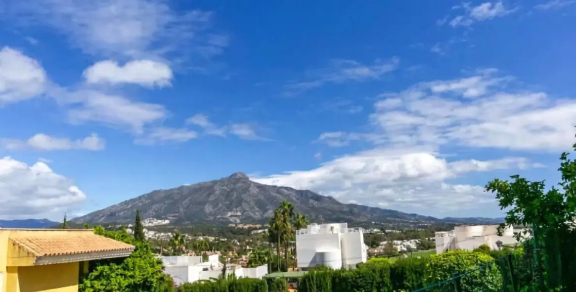 Venta de apartamento en planta baja en Las Brisas 17