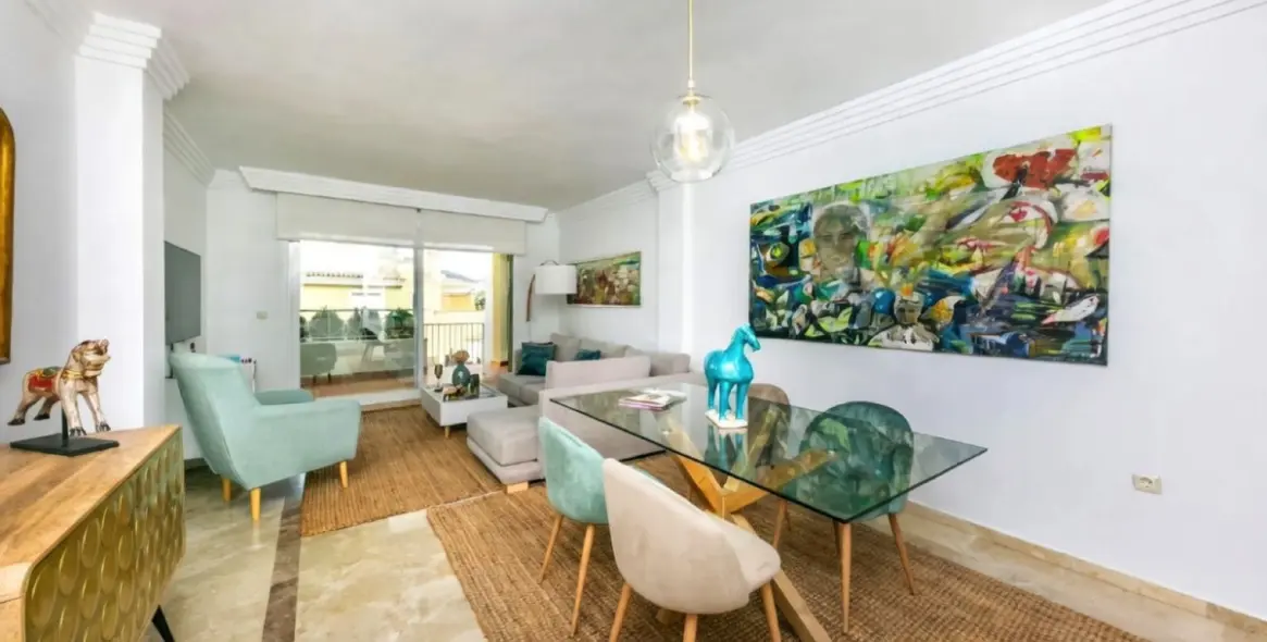 Venta de apartamento en planta baja en Las Brisas 19