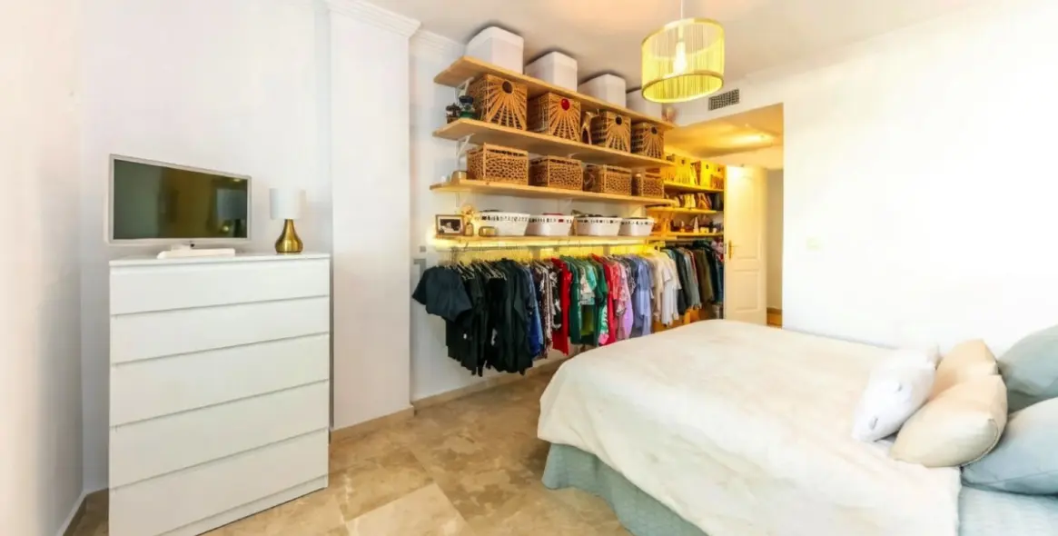 Venta de apartamento en planta baja en Las Brisas 25