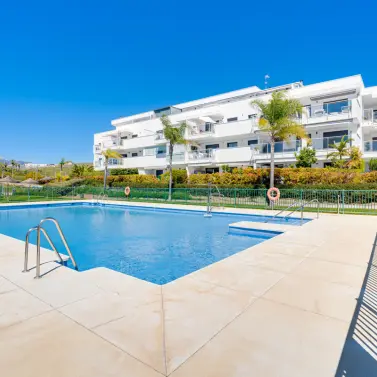 Продажа апартаментов на первом этаже в La Cala de Mijas