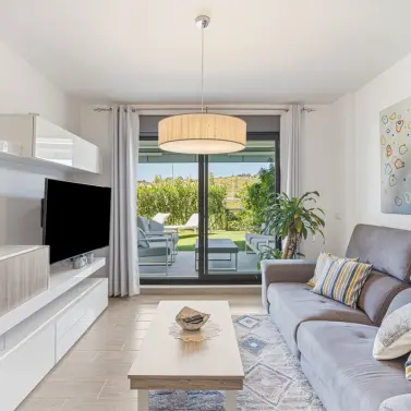 Продажа апартаментов на первом этаже в La Cala de Mijas