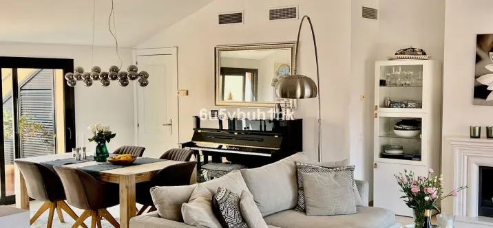 Sale of penthouse duplex in Calahonda 3