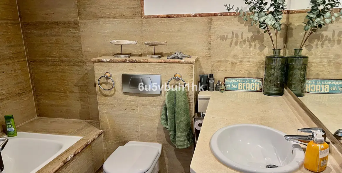 Продажа двухуровневого пентхауса в Calahonda 13