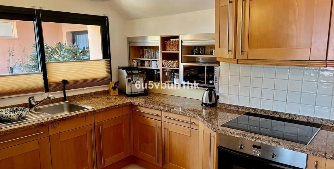 Продажа двухуровневого пентхауса в Calahonda 15