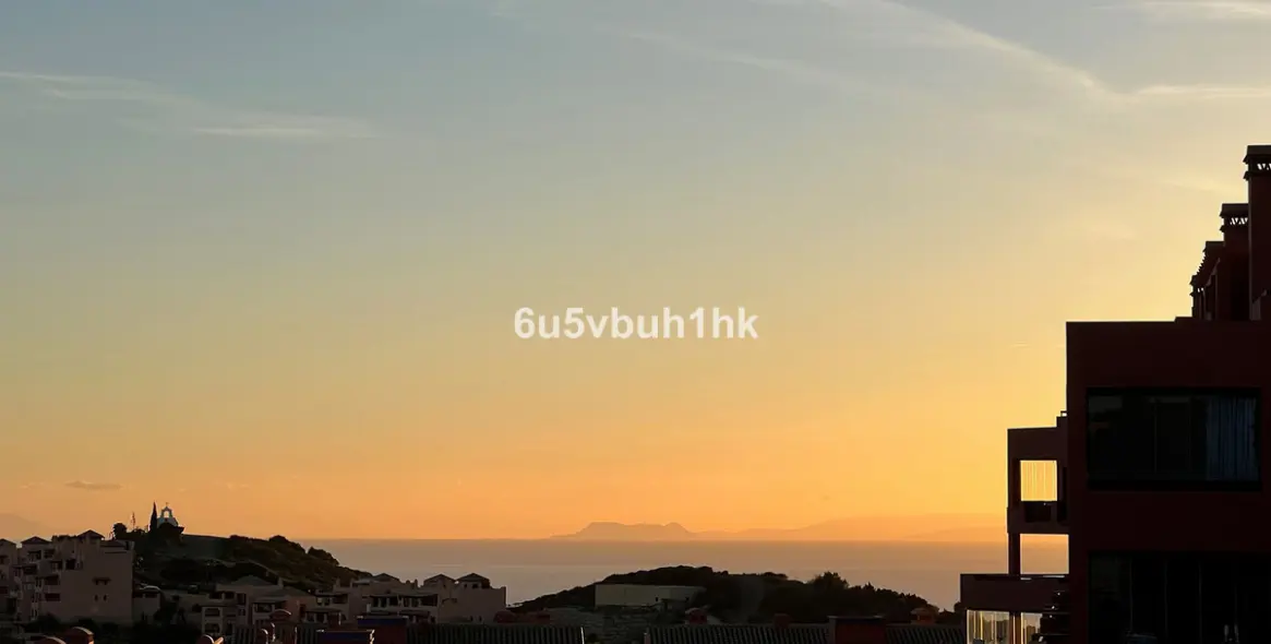 Продажа двухуровневого пентхауса в Calahonda 17